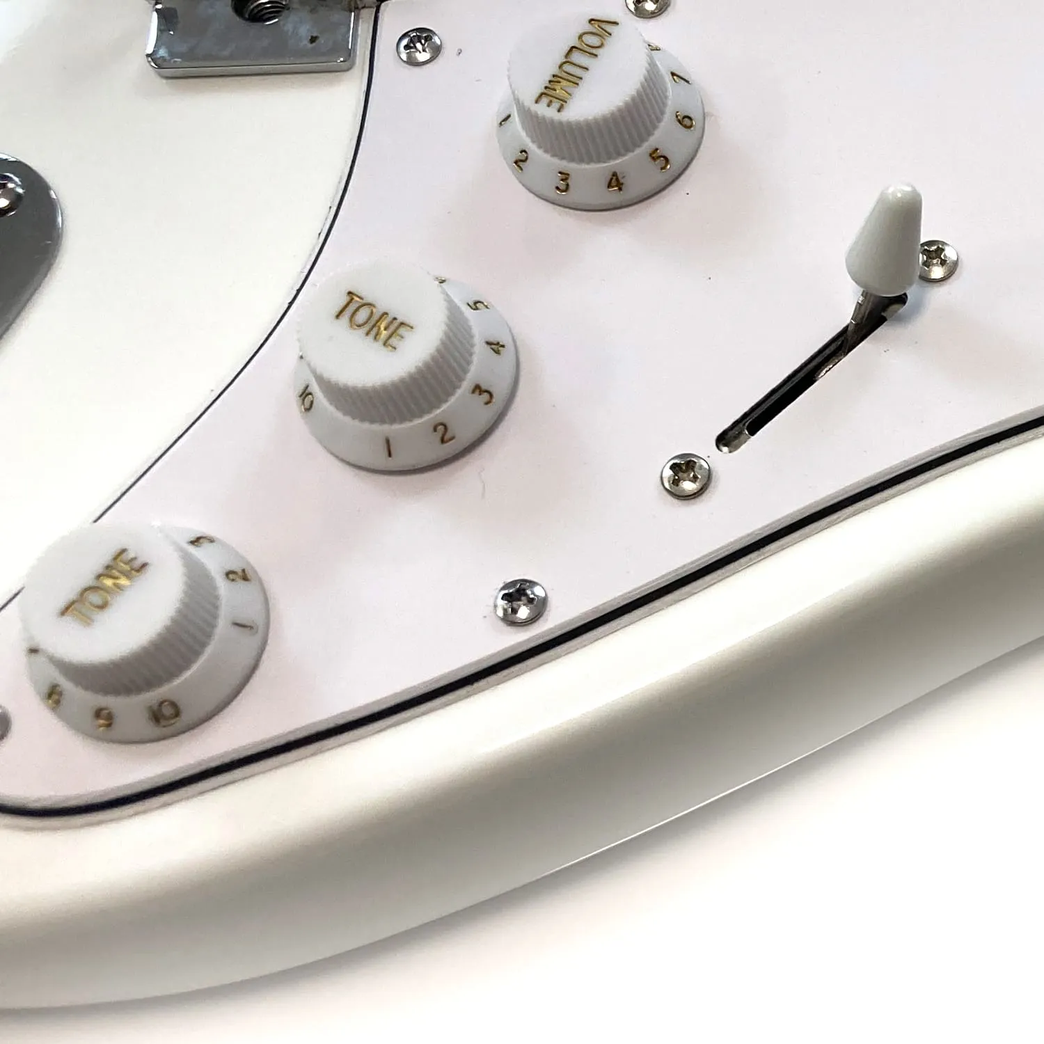 גיטרה חשמלית לבנה BZ-S1-wh BZGUITARS