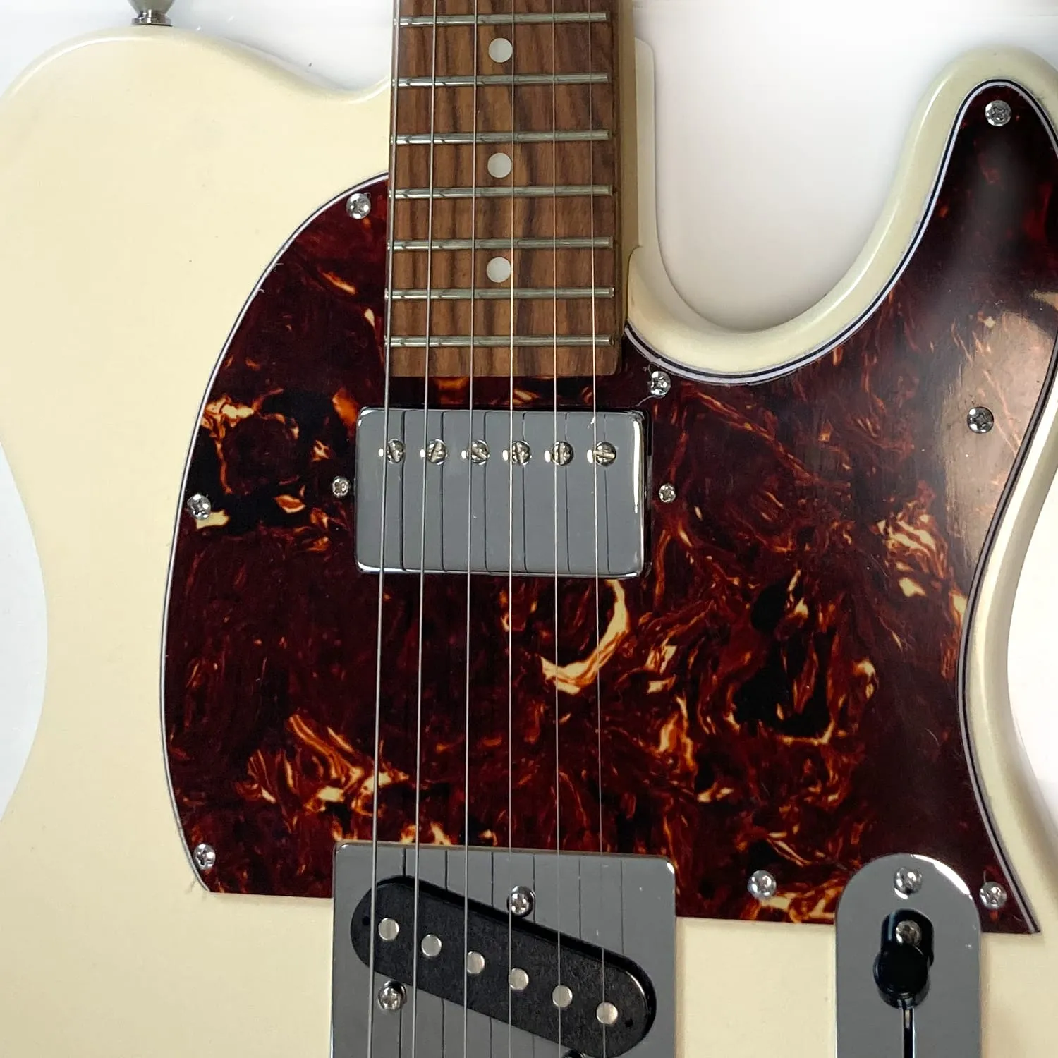 גיטרה חשמלית לבנה BZ-T1-SH-WH BZGUITARS
