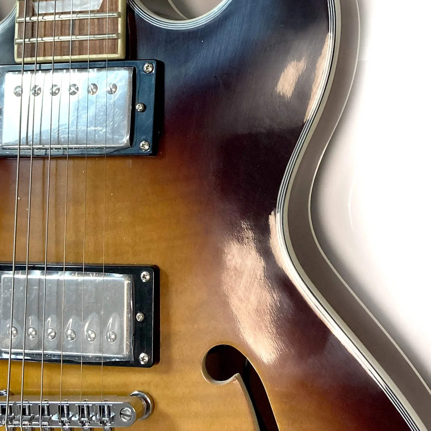 גיטרה חשמלית BZGUITARS BZ-J-SB - חצי נפח - לבלוז וג'אז