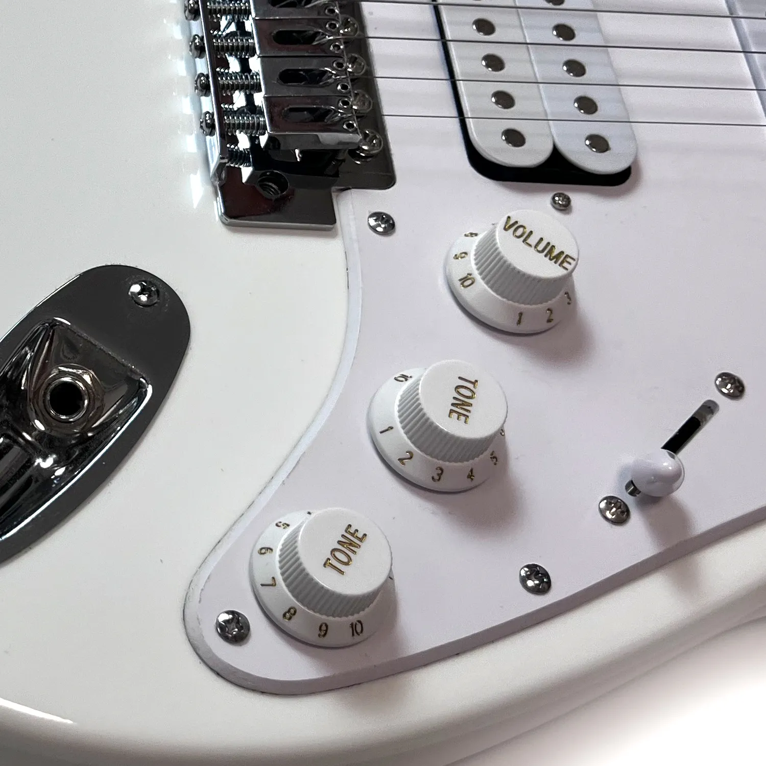 גיטרה חשמלית צהובה BZ-S1-WH-HSS BZGUITARS